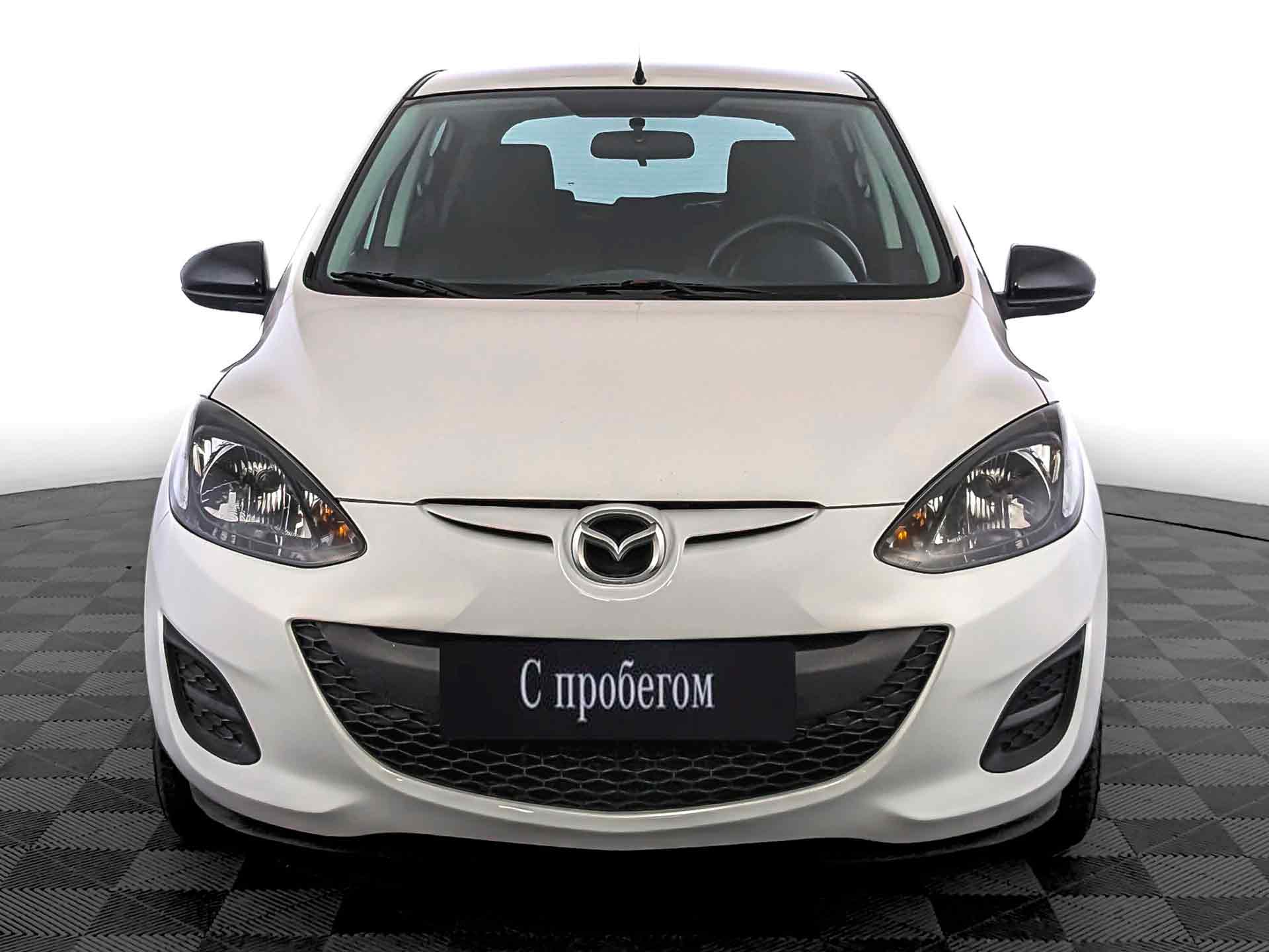 Mazda 2 белый, 2013, 65 838 км