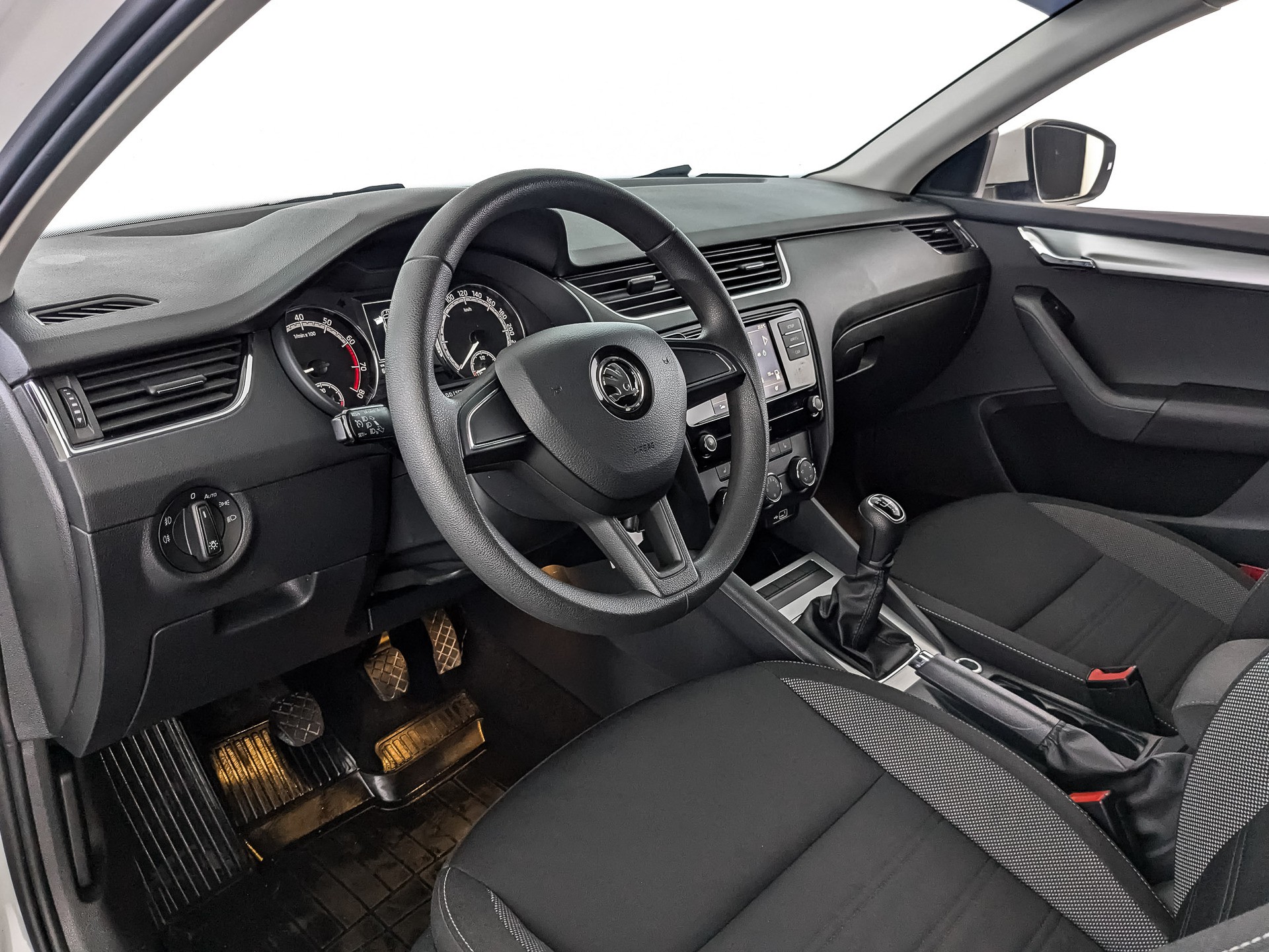 Skoda Octavia Белый, 2019, 60 649 км