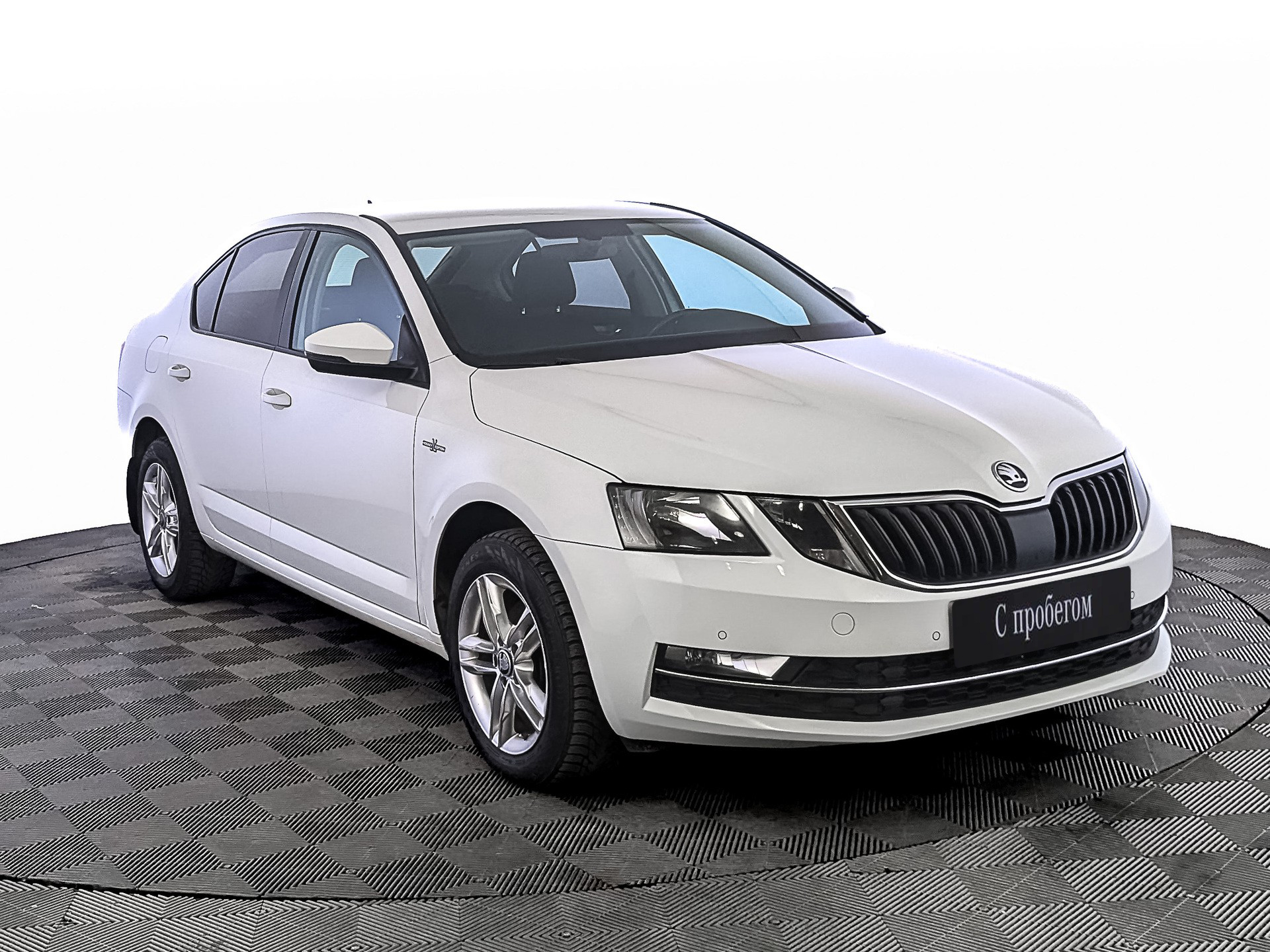 Skoda Octavia Белый, 2018, 94 073 км