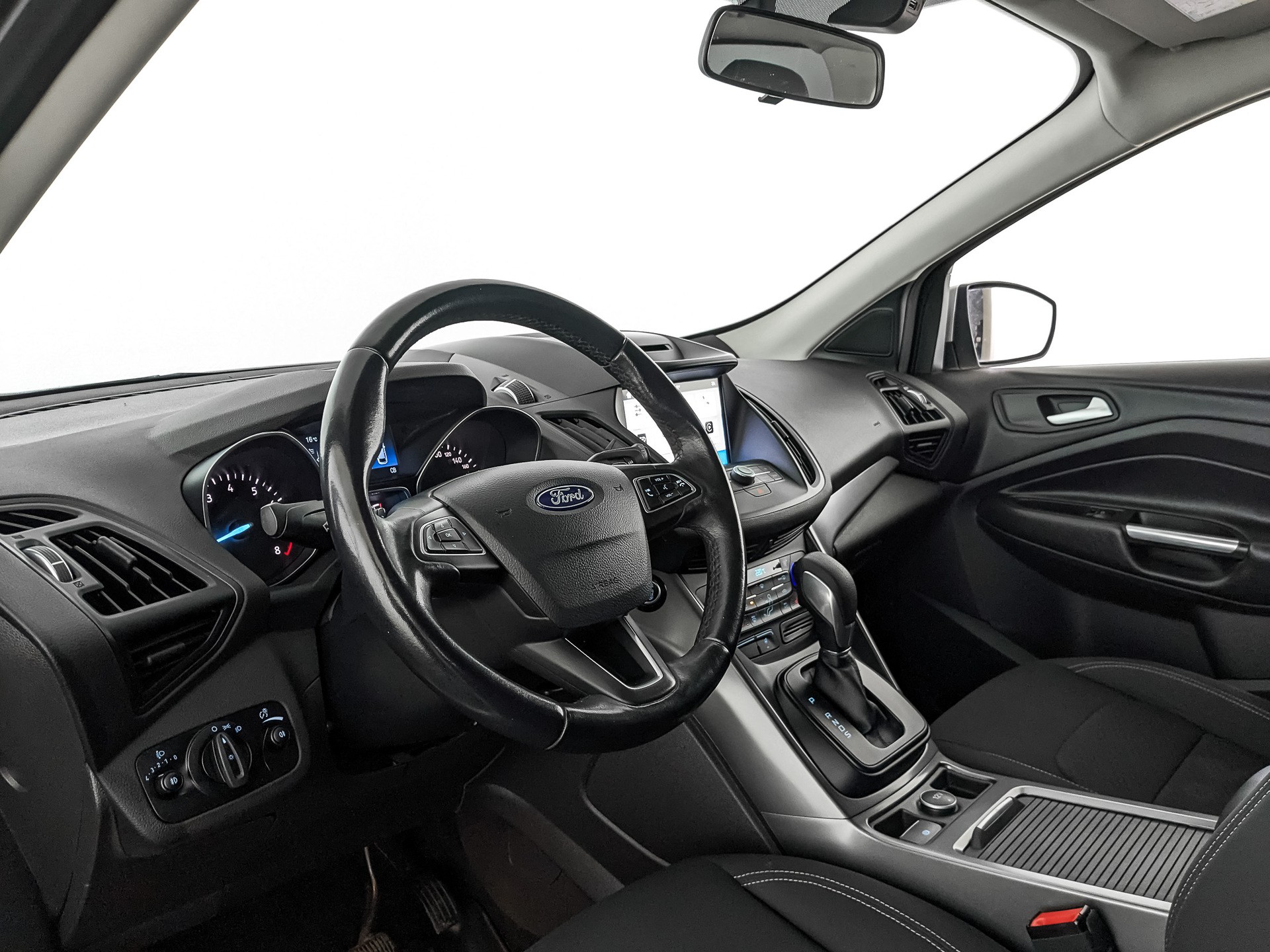 Ford Kuga серебристый, 2018, 147 250 км