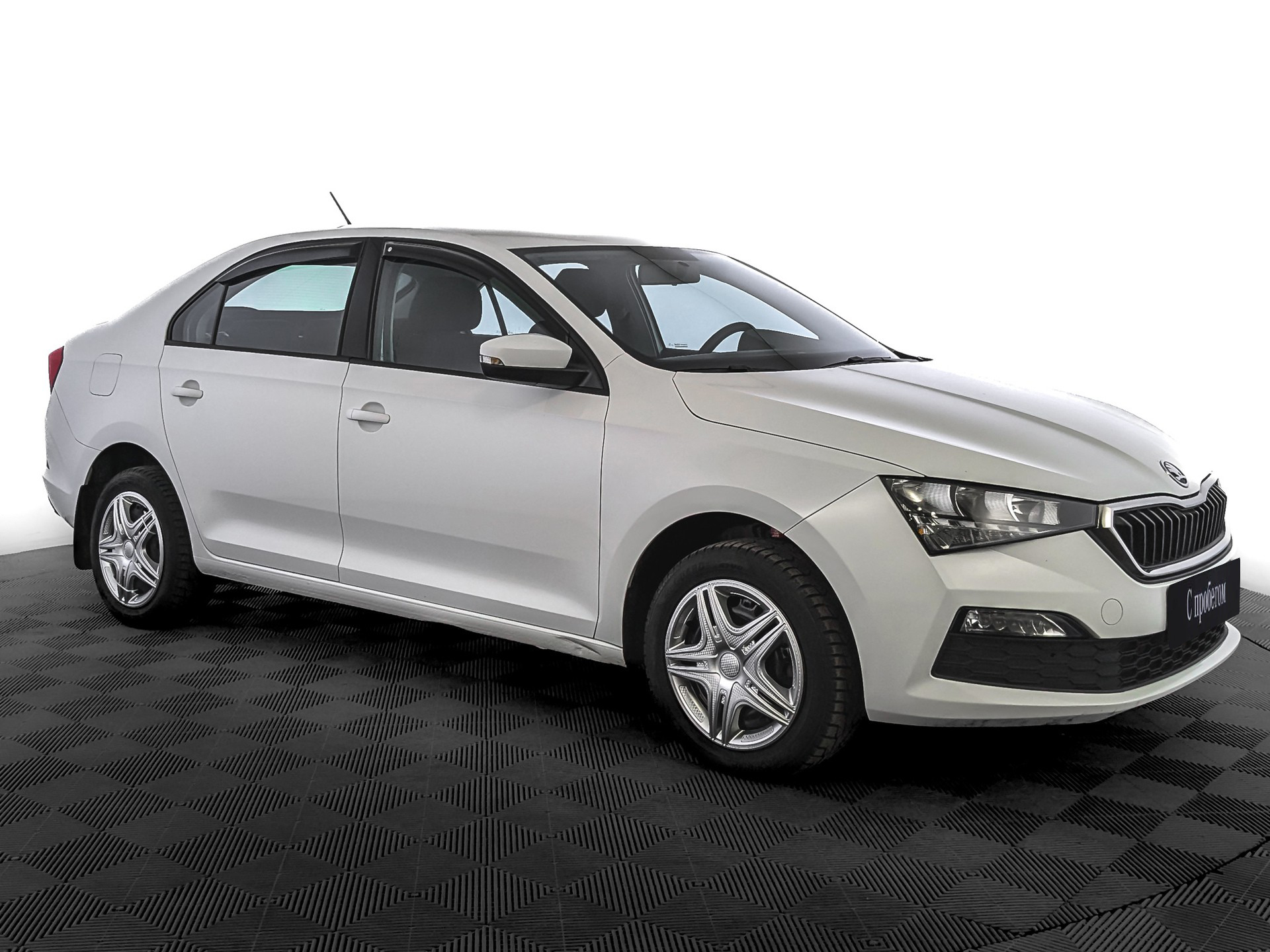 Skoda Rapid Белый, 2020, 175 525 км