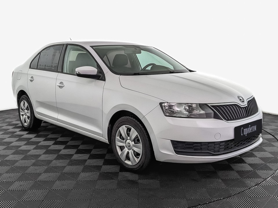 Skoda Rapid Белый, 2019, 77 667 км