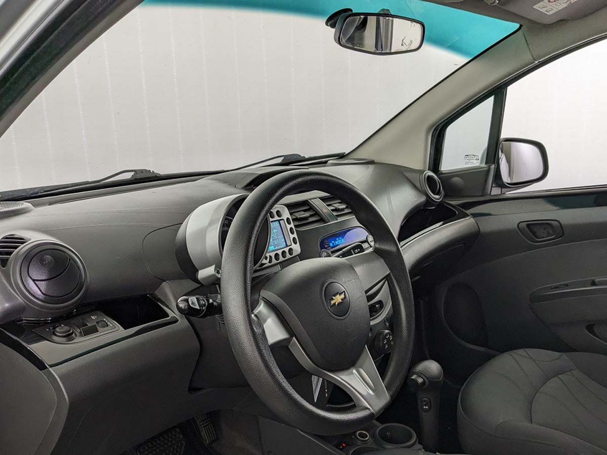 Chevrolet Spark Серебряный, 2013, 107 830 км